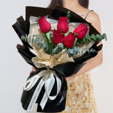 5 Red Roses Bouquet