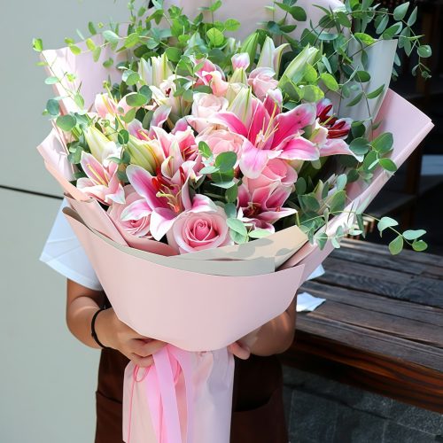 Qin Shi Li Ren Ming Yue Xin - Pink Lilies and Pink Roses