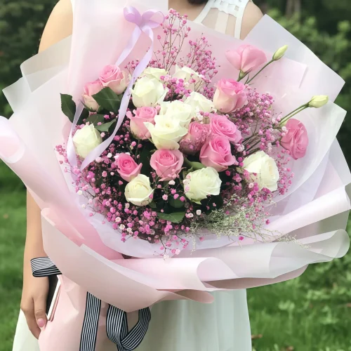 Heartwarming - White roses mixed with awakening roses