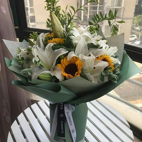 Fernsegen aus der Ferne - Sonnenblume - Mehrkopf-Lilienstrauß Distant Blessing - Sunflower - Multihead Lily Bouquet