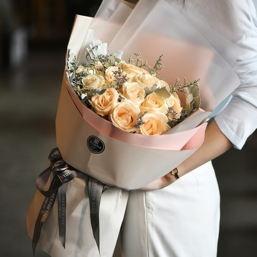 Tian Tian Qing - Champagne Roses with Gingko Chrysanthemums