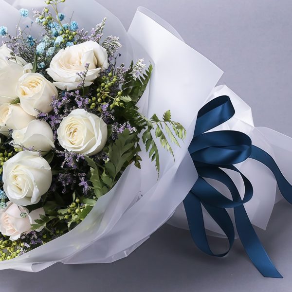 Lichtpunkte der Liebe - Weiße Rosen mit Blauen Sternen Points of Light of Love - White Roses with Blue Stars