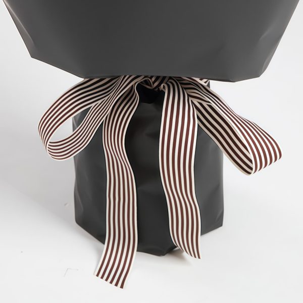 Muse - Red Roses - Eustoma Bouquet Muse - Red Roses - Eustoma Bouquet