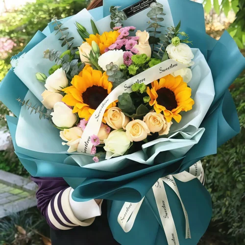 Sol Radiante: Buquê de Girassóis e Lisianthus