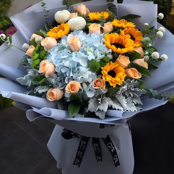 Warmth toward the sun - Sunflower and champagne rose bouquet